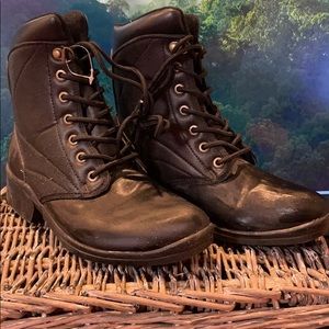 Horseback riding boots